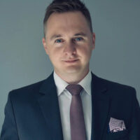 zdjęcie przedstawia dr. Łukasza Twarowskiego